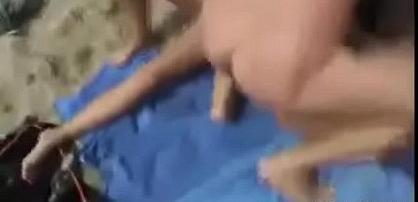 Milf Ficken Mit Jungspund Am Strand Und Werden Erwischt